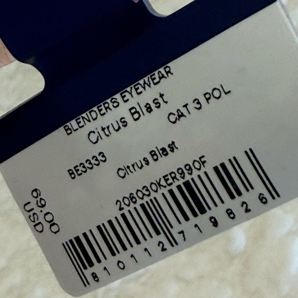 Rose Gold Polarized Sunglasses 🌸NIB🌸 - Picture 6 of 10